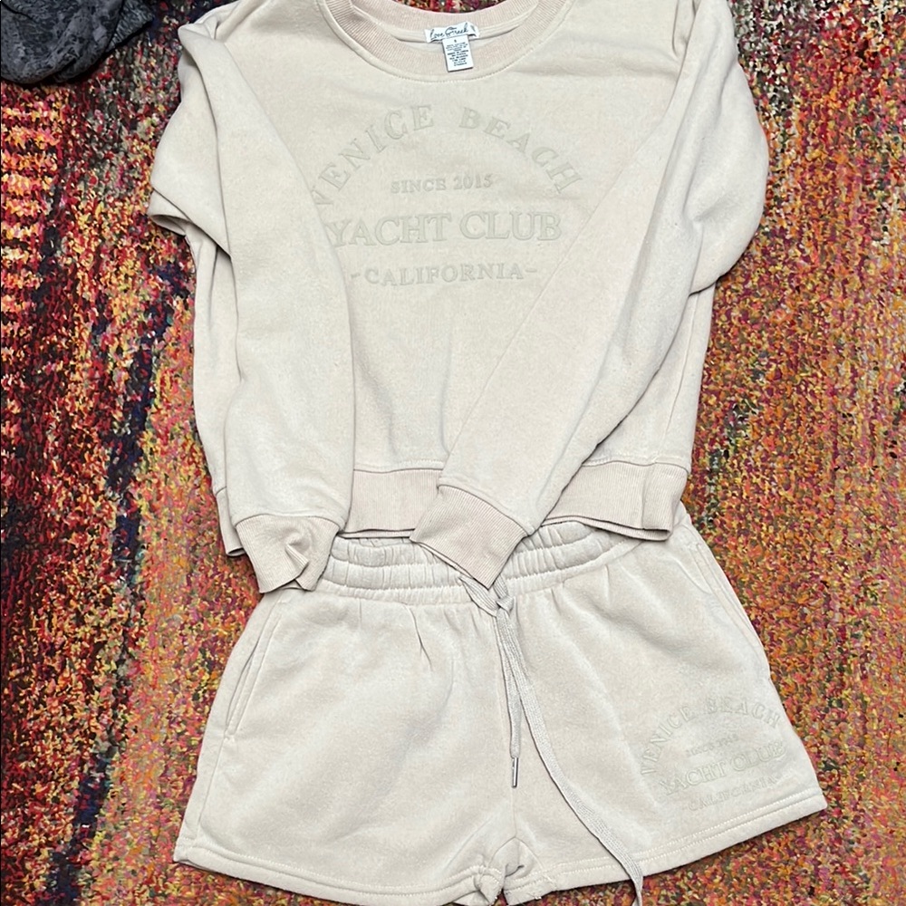 Beige Sweatshirt and Shorts Sweat Set